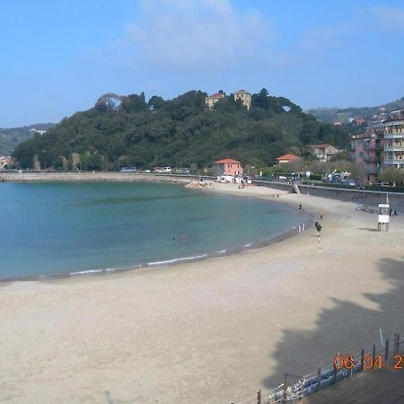 Affittacamere "In Piazzetta Da Vasco" เลริชี ภายนอก รูปภาพ