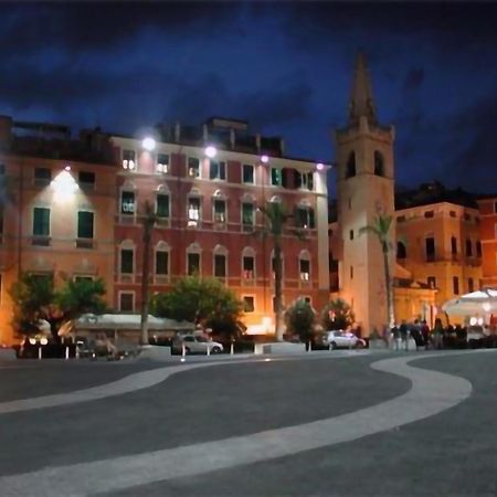 Affittacamere "In Piazzetta Da Vasco" เลริชี ภายนอก รูปภาพ