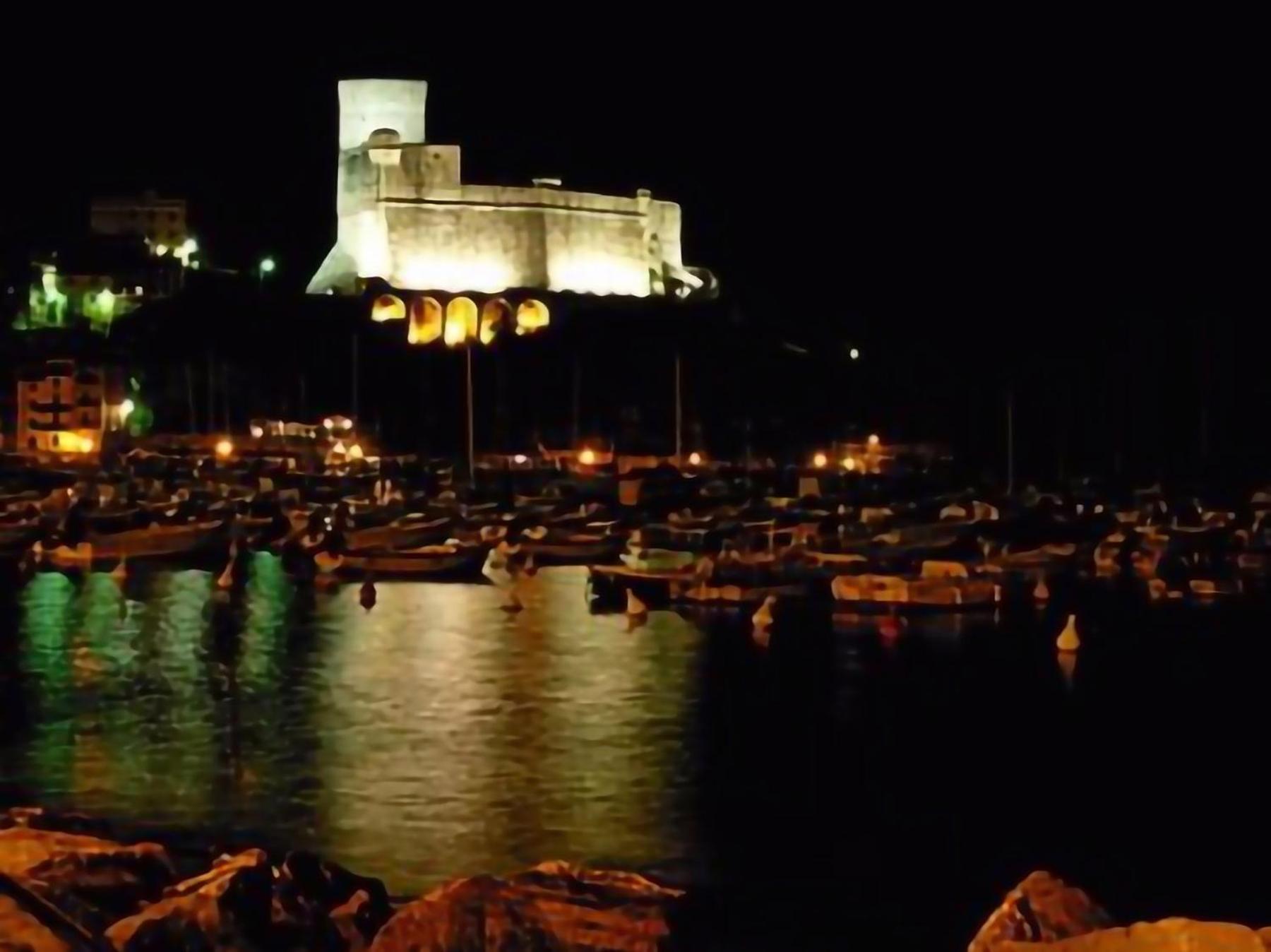 Affittacamere "In Piazzetta Da Vasco" เลริชี ภายนอก รูปภาพ