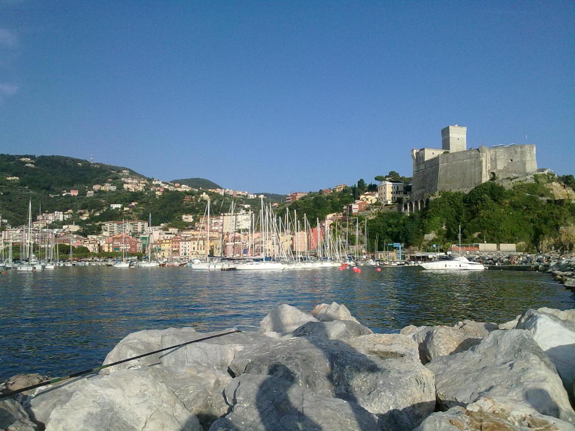 Affittacamere "In Piazzetta Da Vasco" เลริชี ภายนอก รูปภาพ