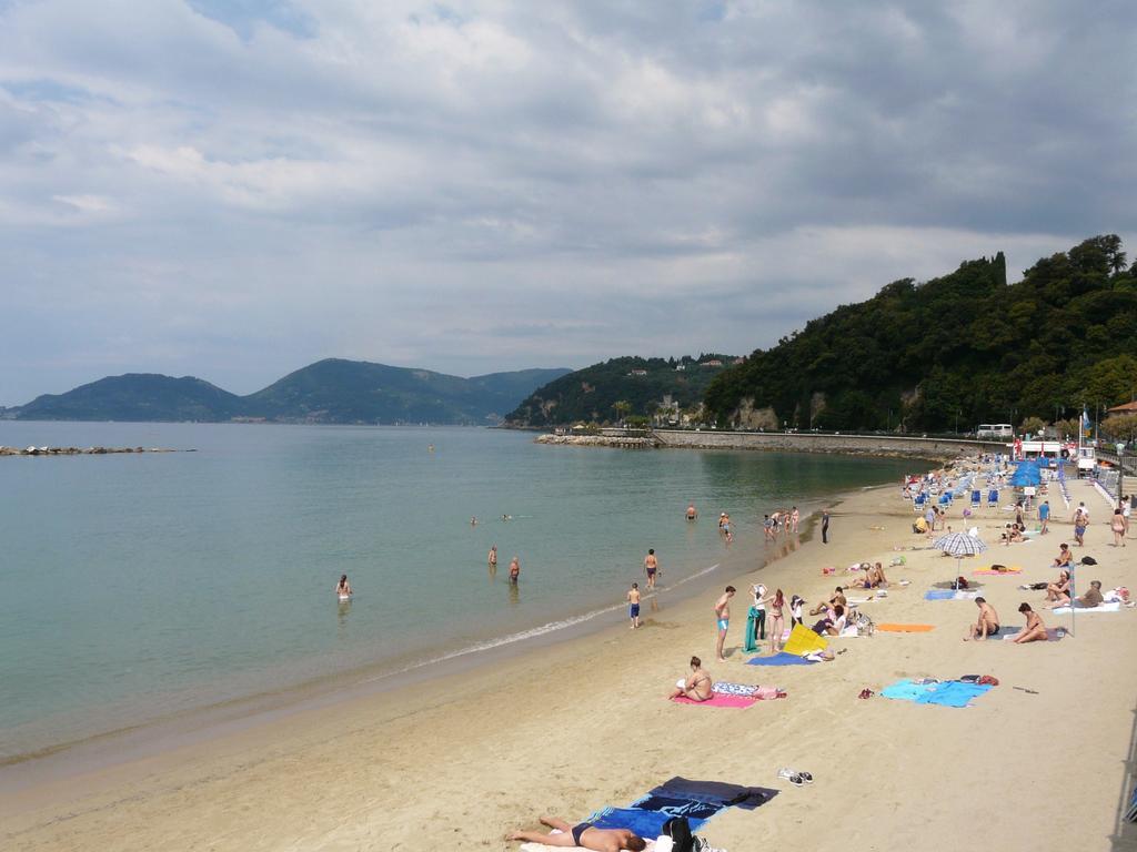 Affittacamere "In Piazzetta Da Vasco" เลริชี ภายนอก รูปภาพ
